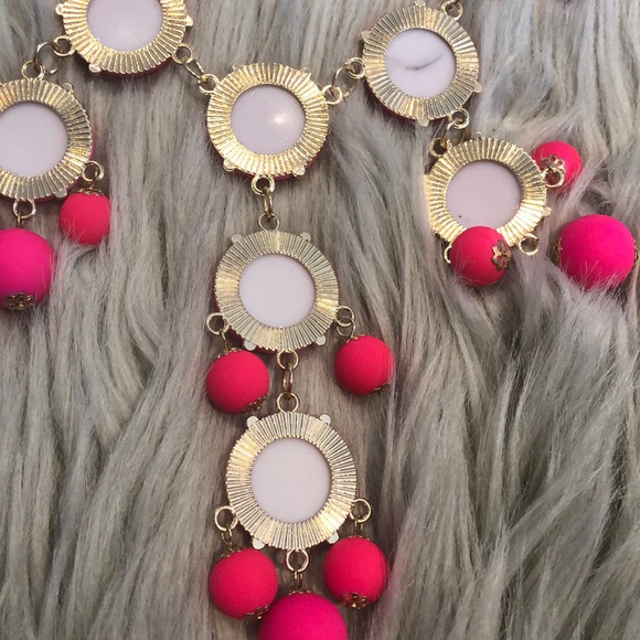 Firm 🔥 Pink Bubble Spring Statement Necklace - Picture 7 of 7